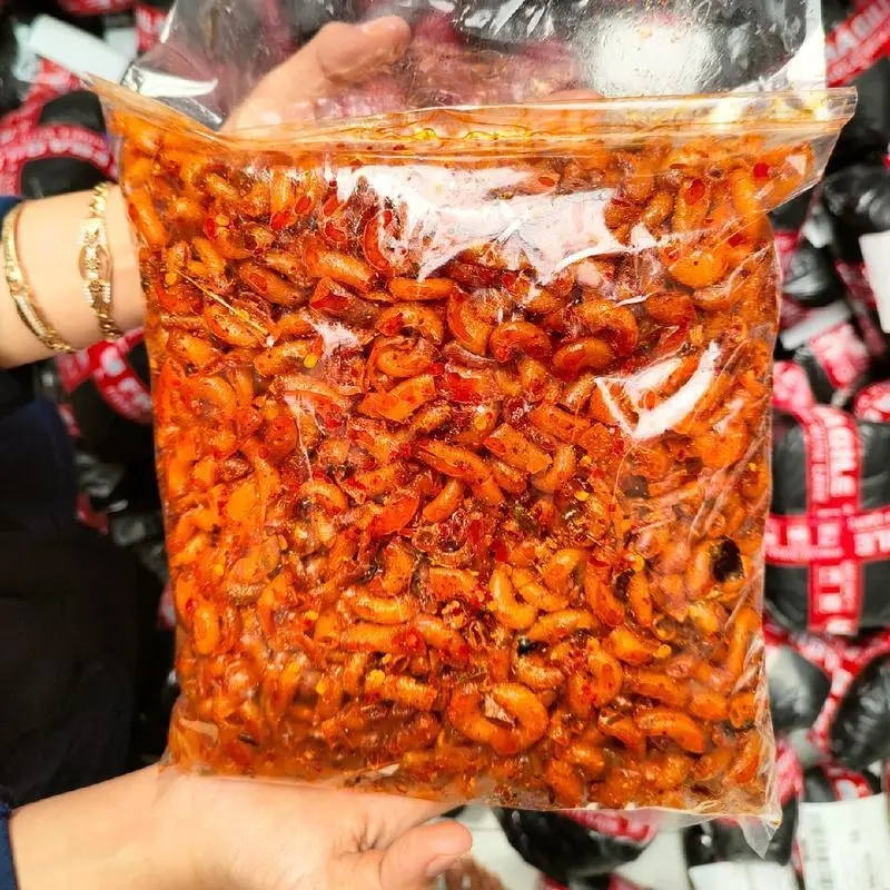 Makaroni pedas daun jeruk 1kg Cemilan