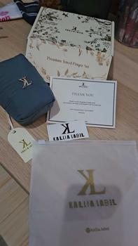 Product Review of Alula Travel Prayer Set | Mukena Mini Travel Premium by Kallia | Packaging with box from s**u 1