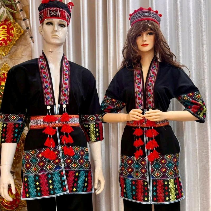 Trang phục của dân tộc Dao Đỏ nam nữ gồm quần, áo 0