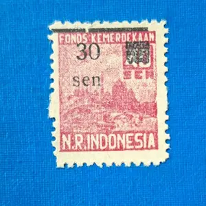 Prangko INDONESIA Revolusi Sumatra. 1947. S51  30 sen diatas 40 sen. cetak tindih motif Bunga dan nilai baru.