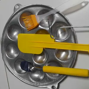 PROMO Cetakan Lubang Isi 12 / Cetakan Telur Congkel / Telor Congkel / Cetakan Baklor / Cetakan Telur Puyuh / Cetakan Takoyaki Gepeng / Cetakan Peyek Koin