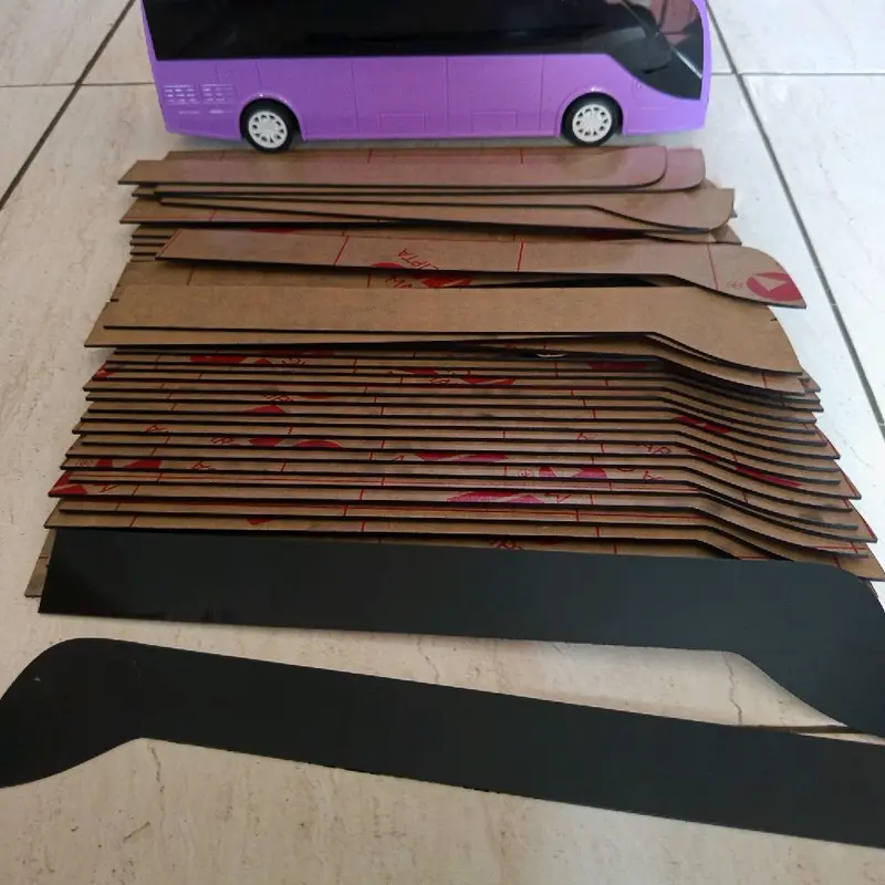 kaca samping miniatur bus kiri kanan wana hitam dan bening transparan 2