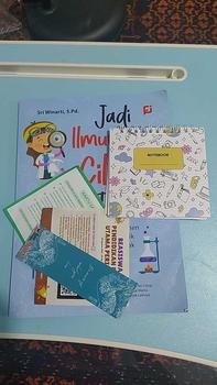 Product Review of BUKU EDUKASI ANAK: JADI ILMUWAN CILIK? SIAPA TAKUT? (99 Eksperimen Sains Asyik untuk Anak) Soft Cover from c**9 0