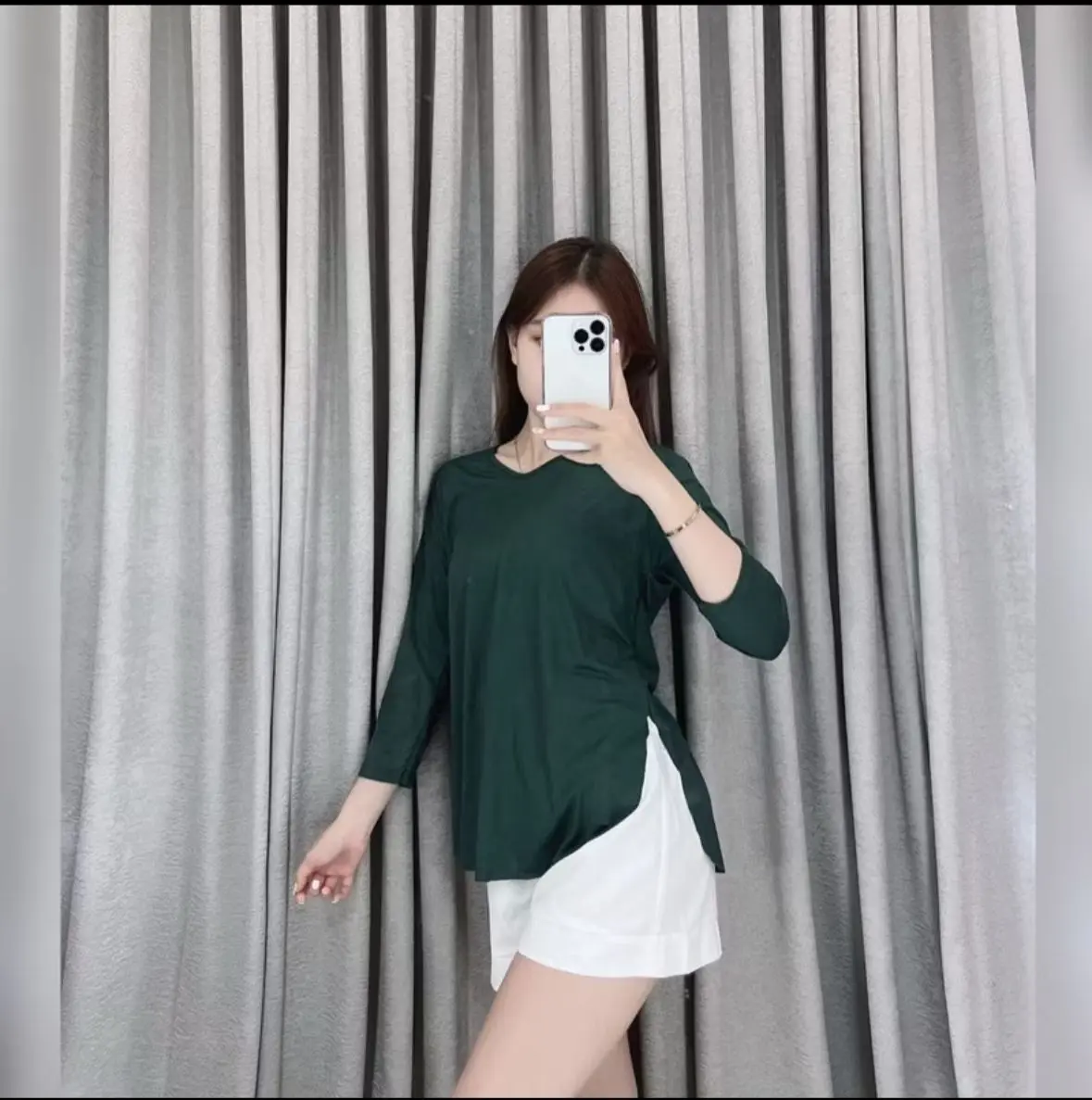 Kaos oversize lengan 7/8 / Kaos wanita jumbo / Kaos oversize slit Kaos oversize lengan 7/8 / Kaos wanita jumbo / Kaos oversize slit