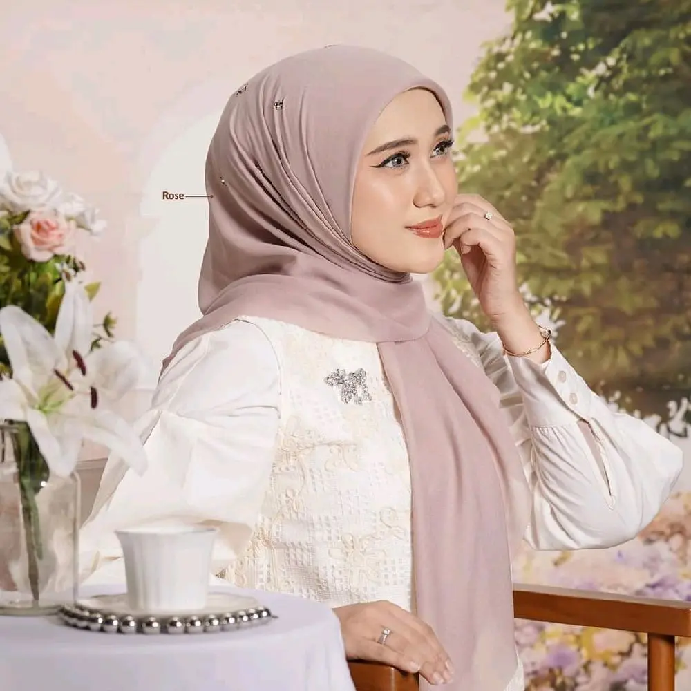 Nadheera 033 jilbab segi empat polos nadheera luxury ORI Voal