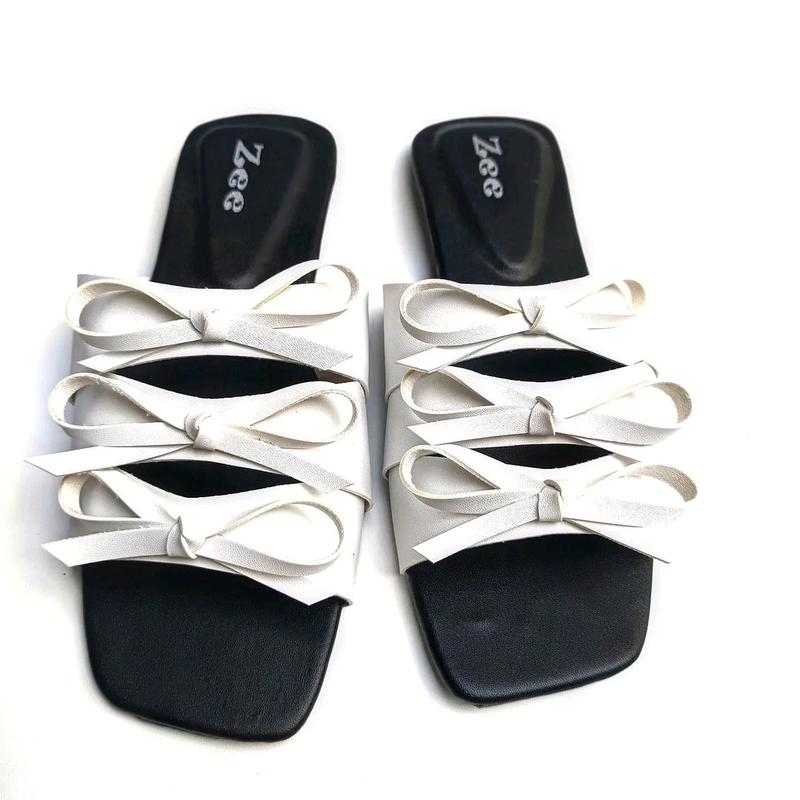 teplek motif tali Sendal Karet Hitam mewah 0