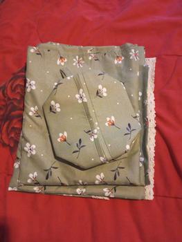 Product Review of Tiffany | Mukena Traveling Dewasa Mini Pouch Katun Motif Bunga 2in1 Muslim Panjang from T**🍅 0
