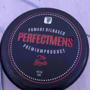 POMADE OILBASED PERFECTMENS THE GENTLE AROMA WANGI EXTRA KLIMIS SEHARIAN