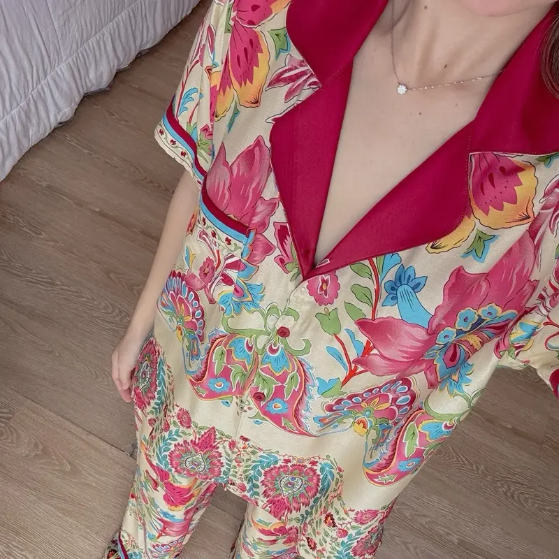 Piyama motif bunga merah mewah bahan rayon 1