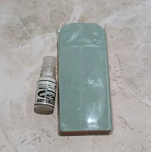 Spartax spon polosan dan serbuk pengkilap batu akik