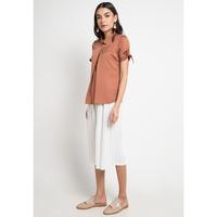 Gambar FAME - Blouse Wanita Lengan Pendek Detail Lipit Cokelat - 9221490 - S dari FAME Official Kota Surabaya 4 Tokopedia