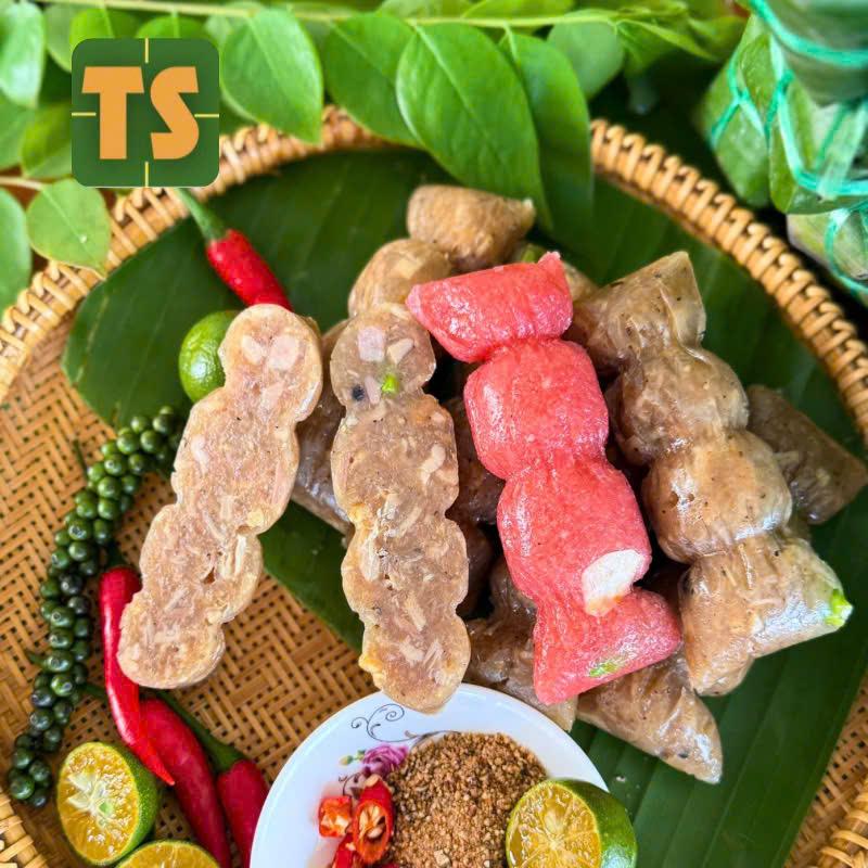 {Tặng muối tiêu} Bì THỊT đòn Loại ngon - KHÔNG HỢP VỊ KHÁCH MIỀN BẮC TRUNG- Vị mặn ngọt + Dai+ Thơm tỏi tiêu thính- Có ớt xiêm xanh - 70g- Nem Lai Vung Thanh Sơn- Đặc sản Lai Vung Đồng Tháp