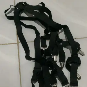 Pengait Sprei Jepitan Penjepit Sudut Bed Cover Kasur Sheet Grippers 6 Sisi