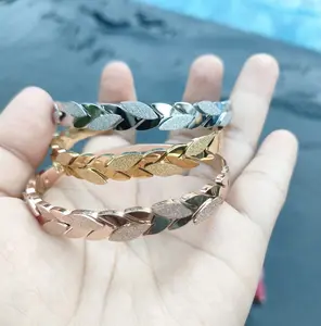 GELANG TITANIUM WANITA MODEL DAUN HARGA SATUAN TERBARU LARIS MANIS