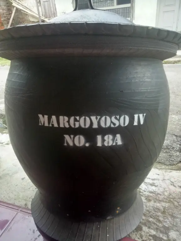 Bak Sampah Standar Polos Tahan Lama Awet Premium dengan tutup balkon 3
