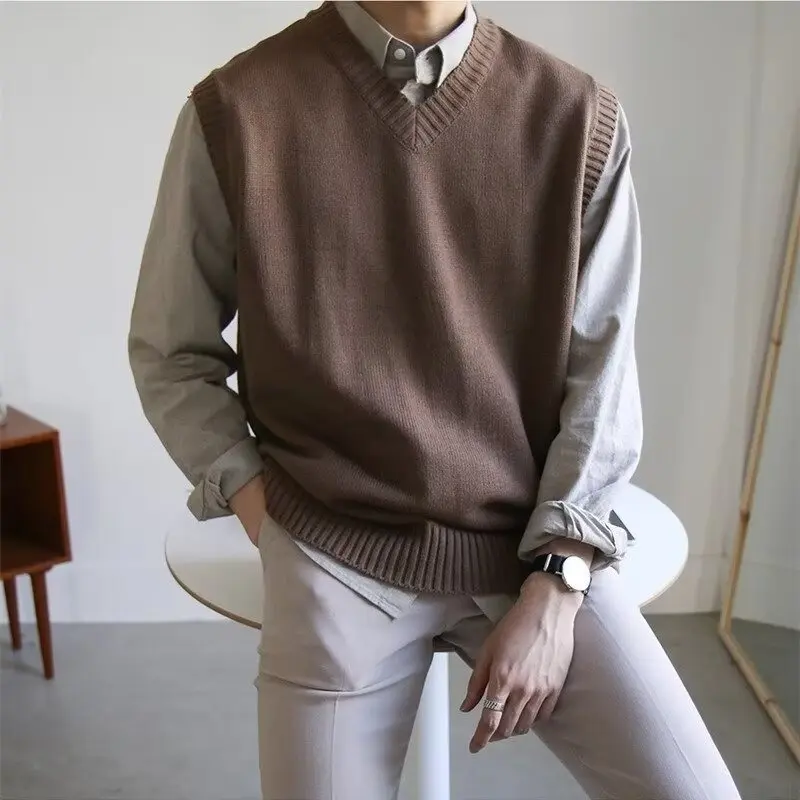 (M-2XL) Men's Sweater Three Colors Available Korean Version Vest Knitted Sleeveless V-Neck Pre-Surgeon Style Fashion