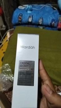 Product Review of WARDAH Crystal Secret Exfoliating Toner with Natural AHA+PHA 125 ml - Toner Untuk Eksfoliasi dengan Extract Edelweiss - Mencerahkan dan Menyamarkan Flek Hitam - Skincare from D**A 0
