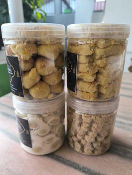 Product Review of Paket Castangel,kacang,nastar,bola² susu from B**a 1