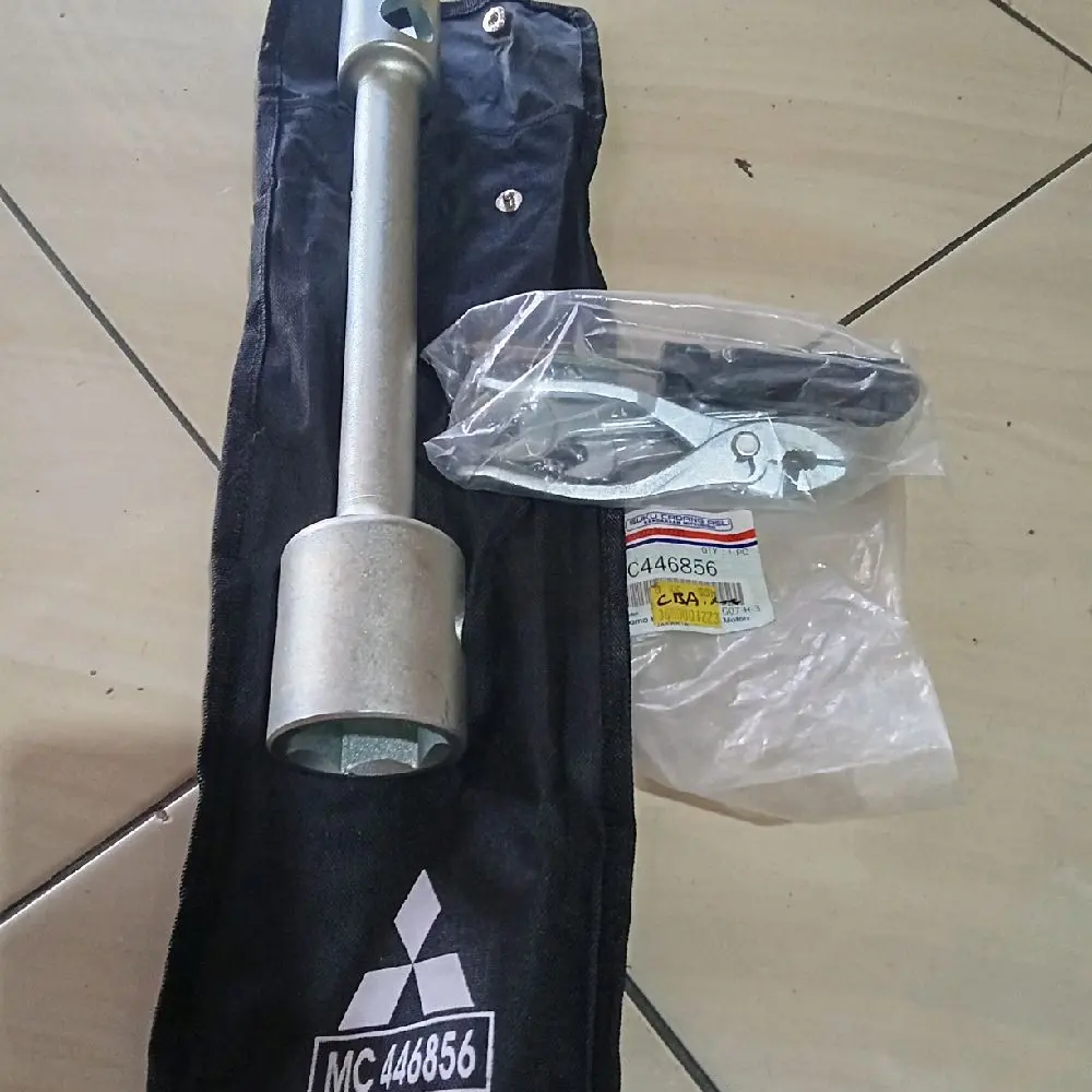 satu set kunci roda canter asli original