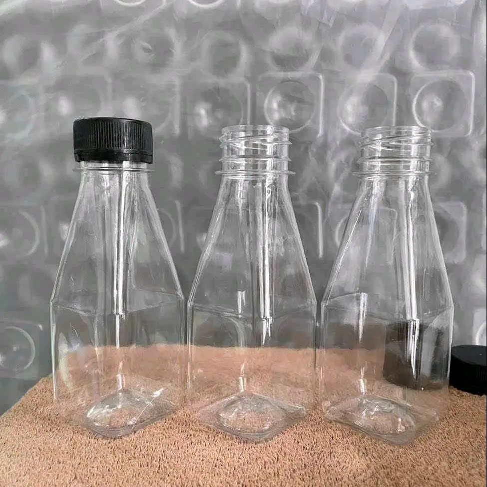 100chai vuông vát 150ml kèm nắp đen