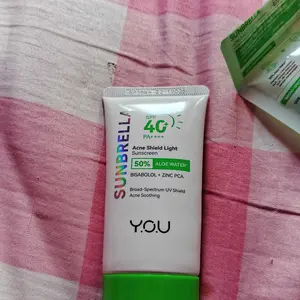[ACNE NEW LAUNCH] YOU Acne Shield Light Sunscreen SPF40+ PA++++ Tabir Surya Oil Control untuk Kulit Berjerawat Sensitive Acne Skin Friendly Ringan UVA UVB Blue Light Skincare Sunblock Tidak Berminyak All Skin Type