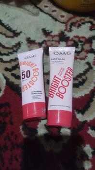 Product Review of OMG Oh My Glow - Bright Booster Glow Kit Paket Perawatan Wajah untuk Kulit Tampak Glowing, Mencerahkan, Tampak Sehat, Menjaga Skin Barrier, Mengandung Niacinamide , Peptide, Vitamin C - Sabun Pembersih Wajah, Moisturizer, Sunscreen from 🥀**i 0
