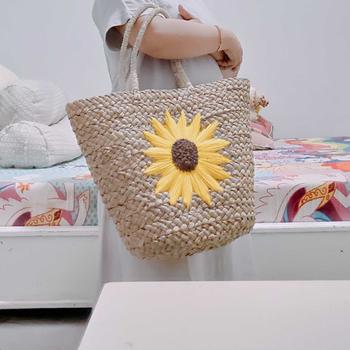 Product Review of Tas Belagi / Handbag Anyaman Bunga Cantik untuk Wanita from H**y R**a 1