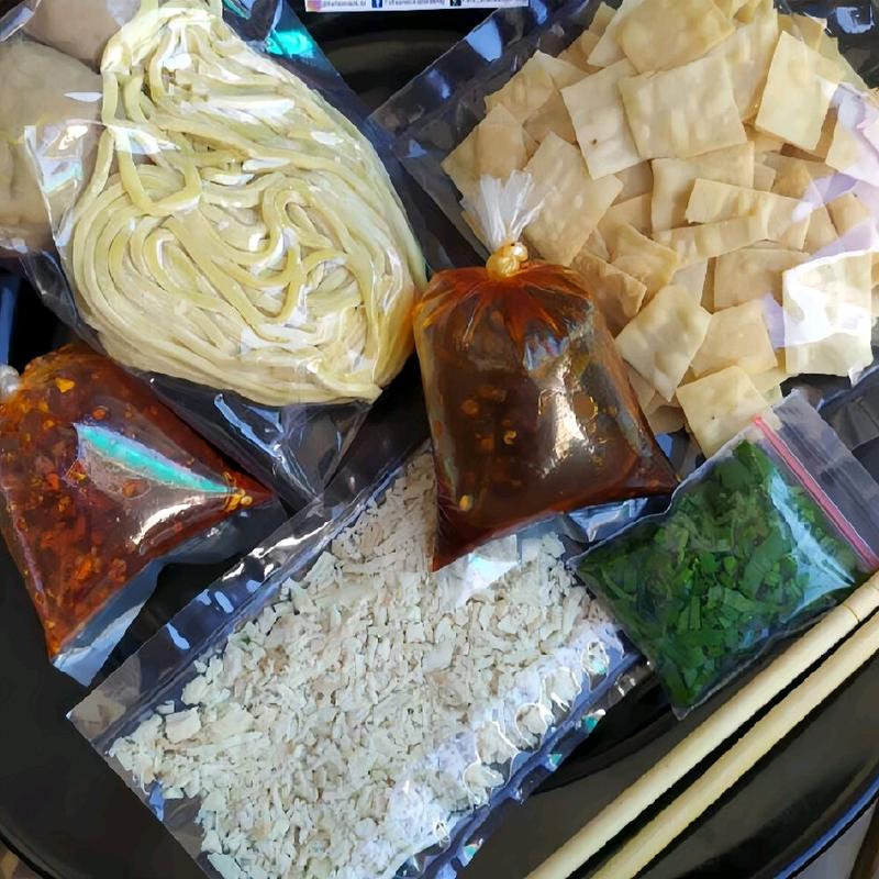 MI JEBEW komplit Instant Toping Bakso Mie Pedas 1