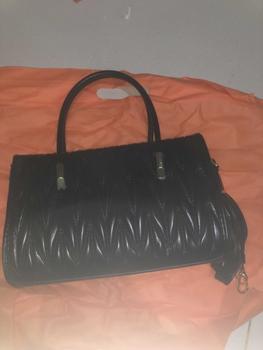 Product Review of MOCO Fashion Tas Selempang Wanita Hand Bag Tekstur Timbul Zigzag 2819 from D** ** 3