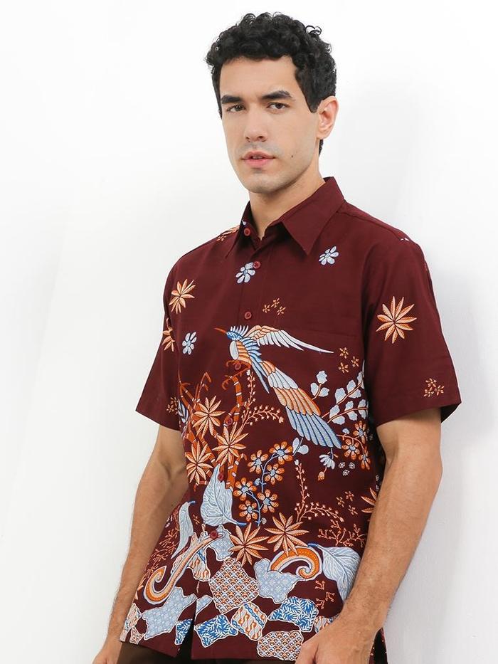 Gambar Arjuna Weda Hem Batik Premium Pria Motif Sawat Manuk - Body Fit | Bahan Katun | Lapis Trikot Lengan Pendek | Kancing Depan | Kerah Kemeja | Kantong Depan - Merah Tua, S dari Batik ArjunaWeda Kota Administrasi Jakarta Timur Tokopedia