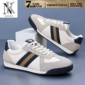 Sepatu pria model terbaru musim semi, gaya trendi, ringan dan nyaman, sepatu ala Forrest Gump untuk remaja, sepatu olahraga fashion sehari-hari untuk aktivitas luar ruangan