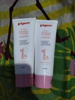 Product Review of PIGEON Baby Lotion 100 ml | Losion Pelembut Kulit Bayi from z**😘 0