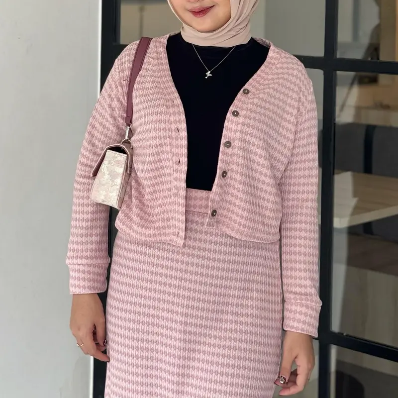 Leora Set - Set Wanita Terbaru - Set Knit Kekinian - Set Rok - Bisa COD - Yhoophii Outfit 5