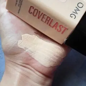 OMG Oh My Glam Coverlast Liquid Foundation - Flawless Coverage & Tahan 12 Jam