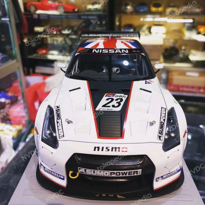 Jual 1/18 Nissan GTR R35 FIA GT1 