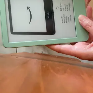 Amazon Kindle 2024 Gen 11Th 16GB EBook Reader Black / konektivitas Wifi dual band / on a single charge, based on 30 minutes of use per day Battery Life Dongle Max