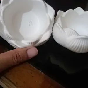 Tempat Wadah Lilin Aromaterapi / Tempat wadah pembakar dupa aromaterapi/ model Bunga Teratai Putih.
