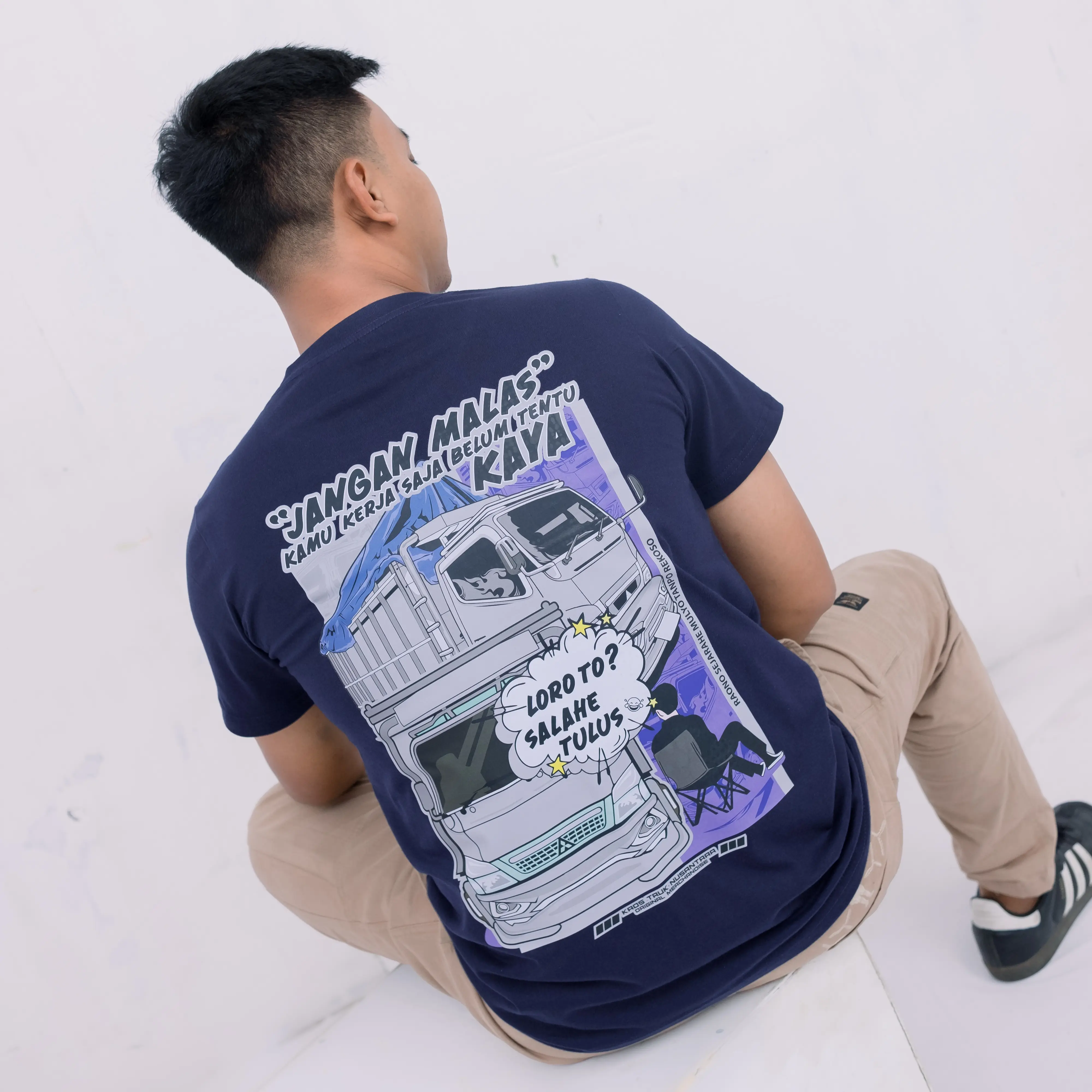 Kaos Truk Kejar Setoran Kamu Kerja Saja Belum Tentu Kaya