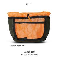 Gambar HASSEL GROT Tas Selempang Pria Casual Sling Bag Serut Mini Untuk HP - Black dari Hassel Indonesia Kota Tangerang 5 Tokopedia