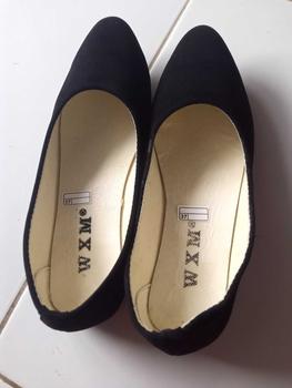 Product Review of Polos 01 Flat Shoes Suede Balet Polos sepatu wanita kerja from E**a A** T**g 0