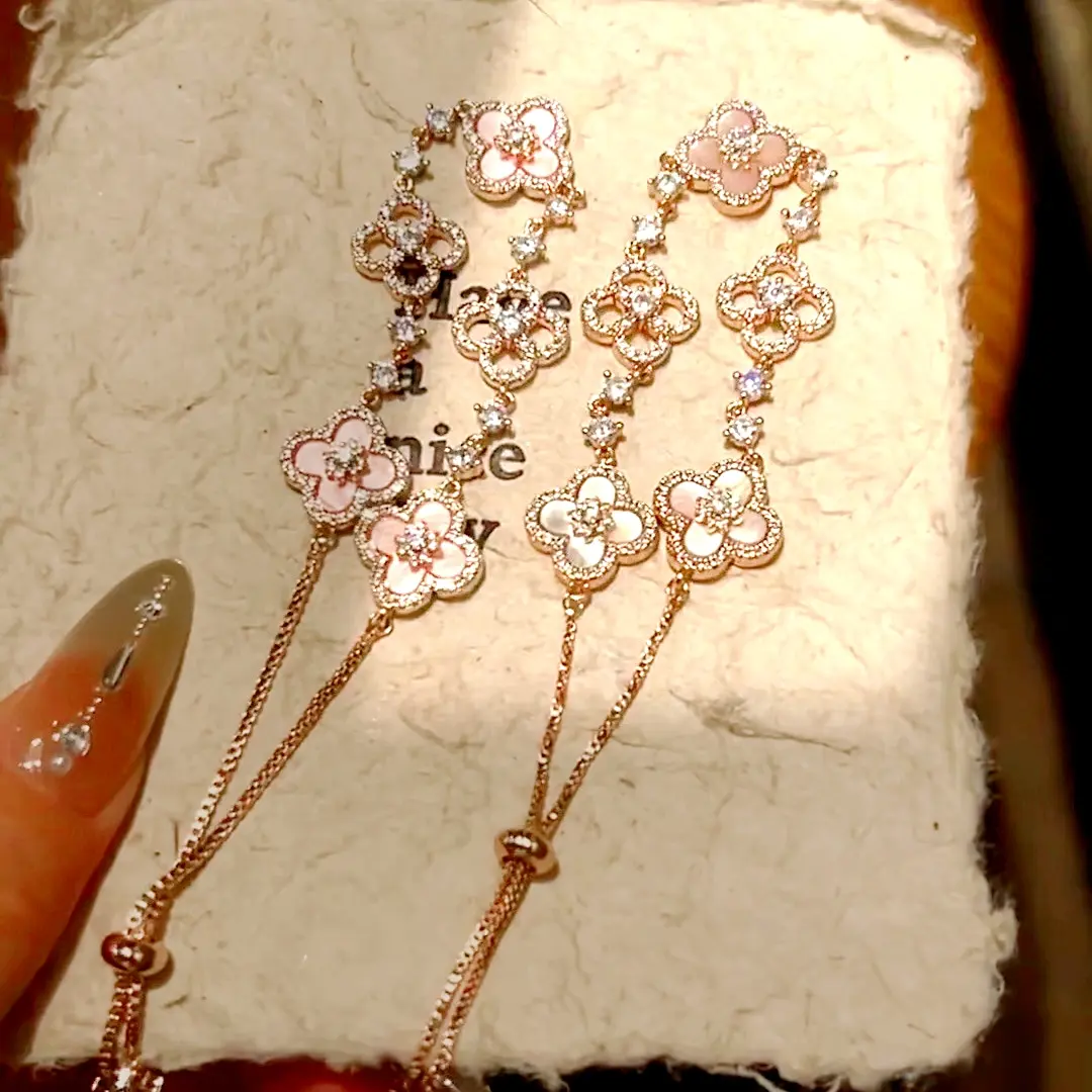 Vòng Tay Có Thể Điều Chỉnh Hình Hoa Zircon, Thiết Kế Rỗng, Giá Cả Phải Chăng, Cảm Giác Cao Cấp Sang Trọng, Dây Đeo Cổ Tay Thanh Lịch Dễ Phối Đồ Phụ Kiện Cầm Tay Tinh Tế