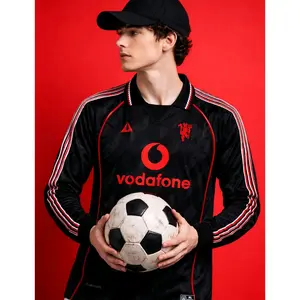 JERSEY RETRO MANCHESTER UNITED BERKERAH PREMIUM LENGAN PANJANG BLACK - RED FANTASI