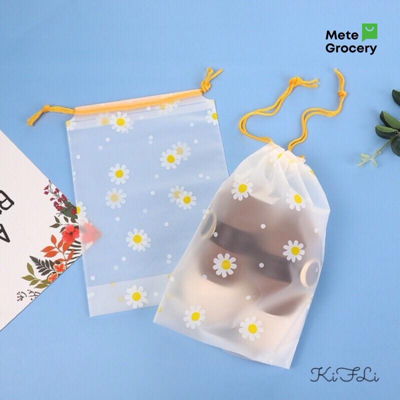 Túi Đựng Đồ Trong Suốt Nước Họa Tiết Hoa Cúc Chống Thấm 16x20cm