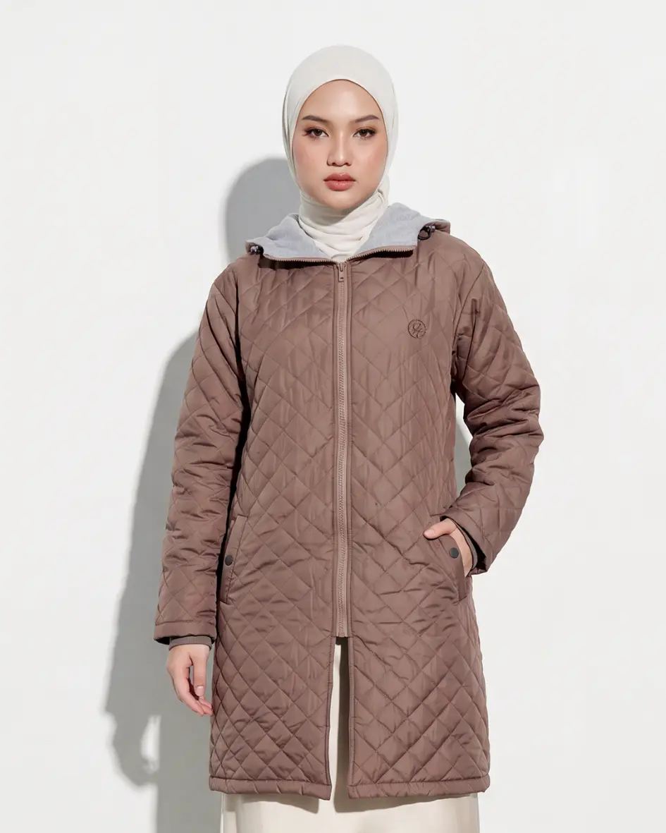 Hijacket Genova – Jaket Puffer Reversible Wanita Hijab Hangat & Stylish untuk Traveling Umroh dengan Desain 2 in 1 dan Material Premium - Outer