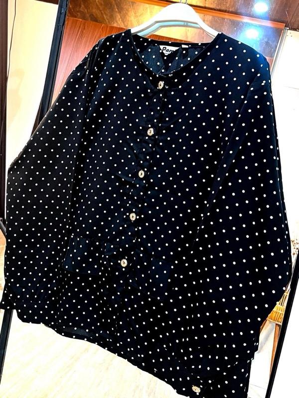 KEMEJA ALUNA || KEMEJA Wanita Polka Dot dengan Ruffle Hem - Desain Elegan dan Nyaman untuk Sehari-hari