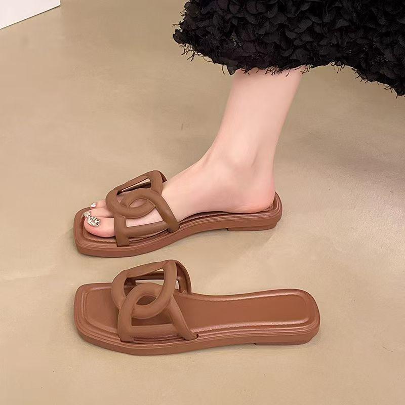 ‌Sepatu sandal plat pipih model 2025 sole lembut pantai nyaman serba bisa dipakai outdoor anti licin desain berlubang-berlubang ventilasi kepala kotak