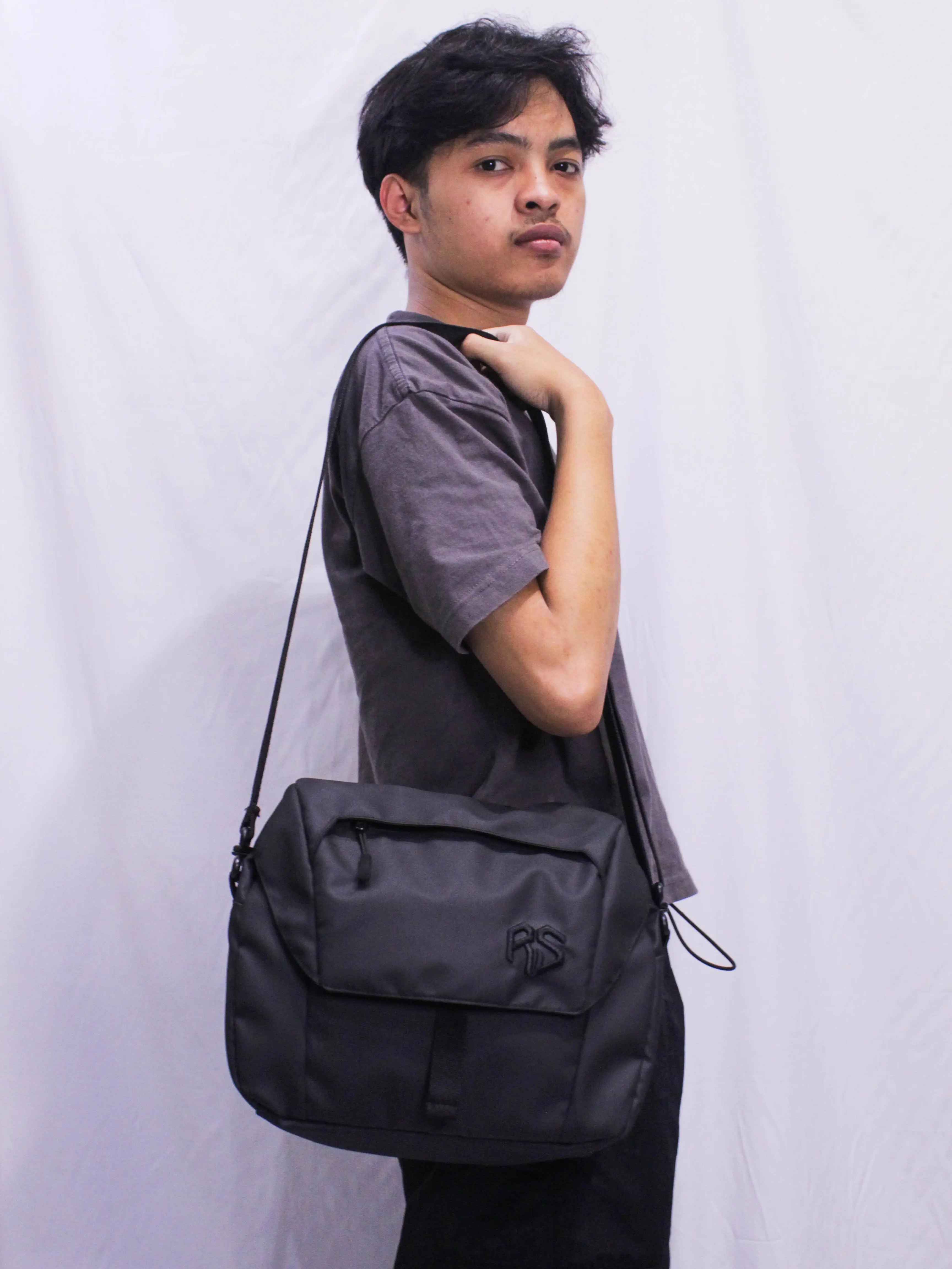 Tas Selempang Slingbag Casual Pria Rhieside Timir
