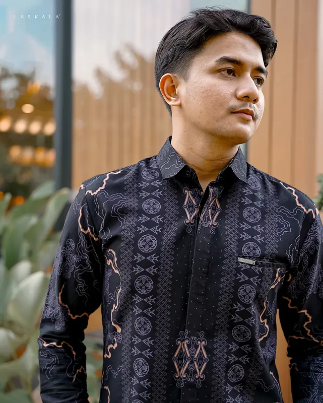 Laskala Batik Premium Sentani Kemeja Batik Pria Slimfit Lengan Panjang 3