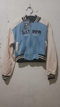 Product Review of SIXTEEN VARSITY BOMBER CROP TOP KOMBINASI BORDIR TIMBUL from A**s 0