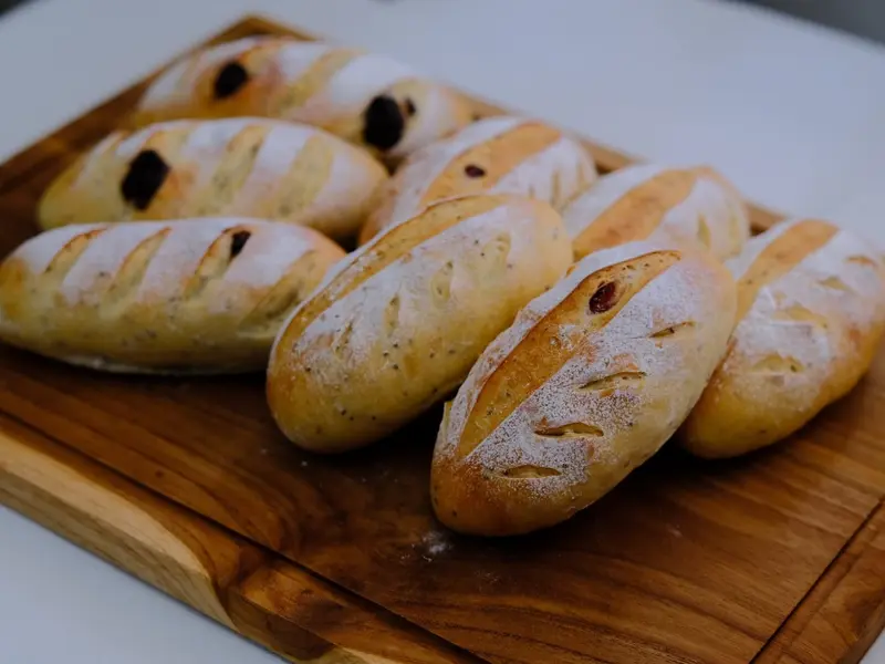 Roti Sourdough Soft Cranberry Cheese ChocoChips Harga Per PCS by Yeastoria 1
